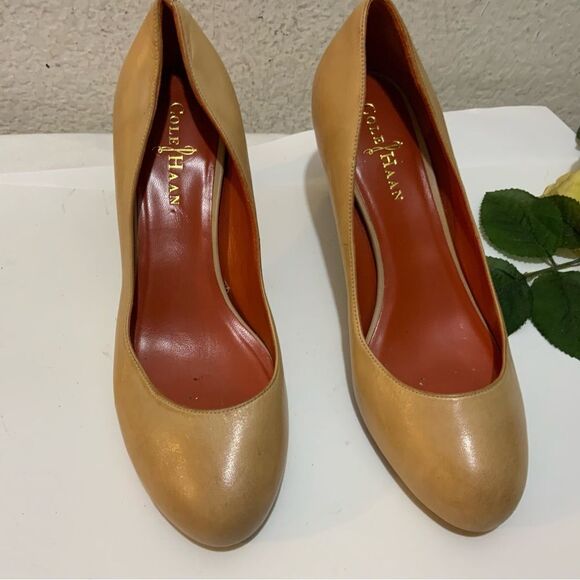 Cole Haan NikeAir Chelsea Tan Patent Leather Low Heel Pumps Size 7B - Picture 11 of 11